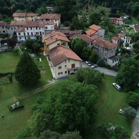 Apartment Piccolo Borgo Castelveccana Exterior foto